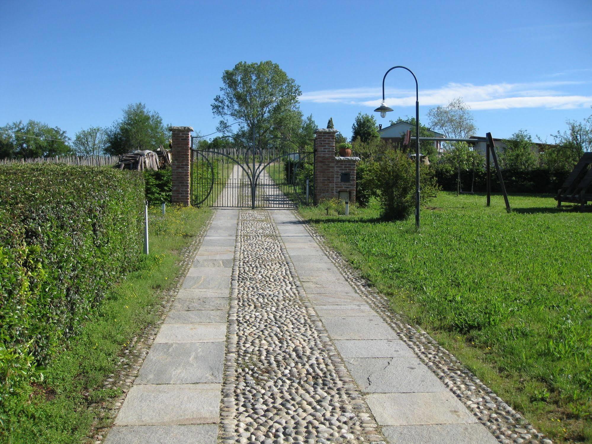 Agriturismo Cascina Ponchietta Monta Exterior photo